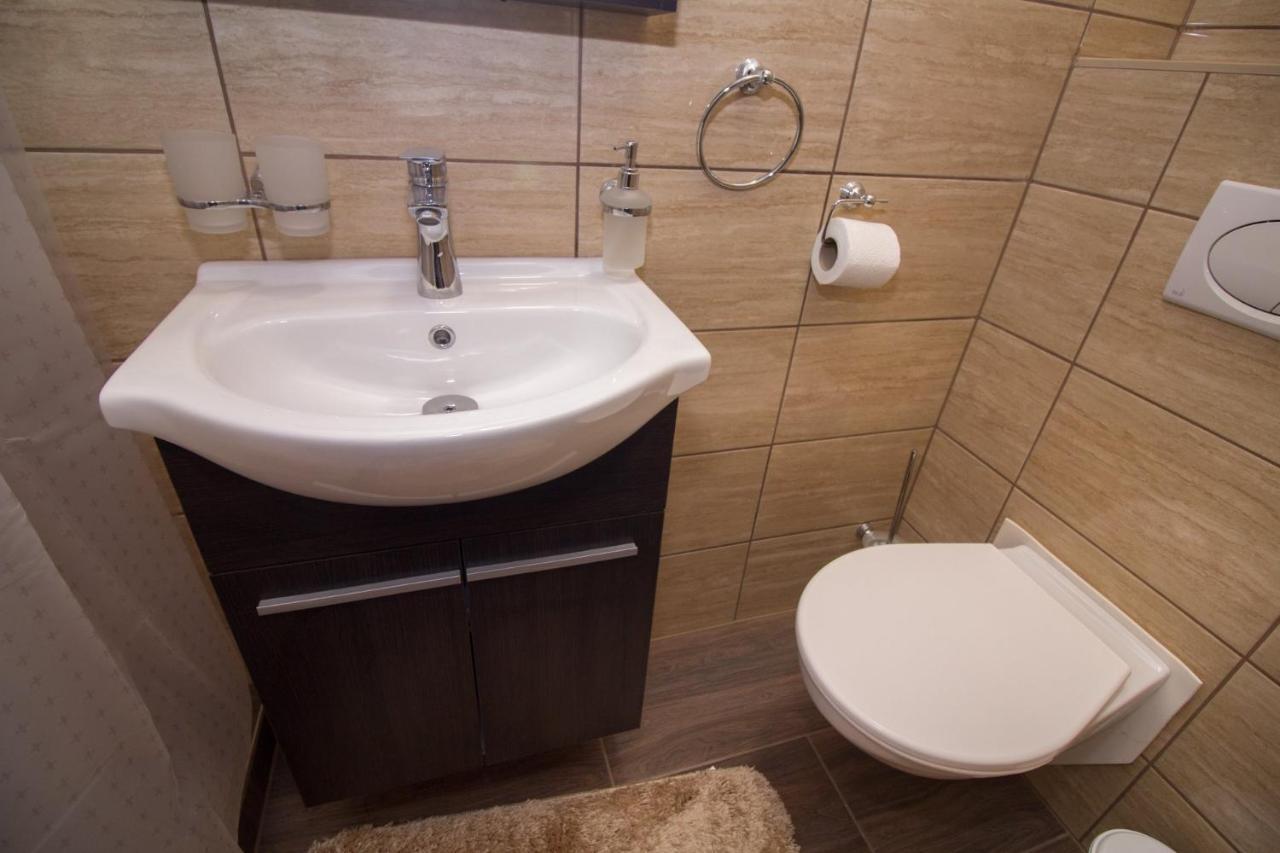 Bed and Breakfast M7 Galeria Panzio Летенє Екстер'єр фото