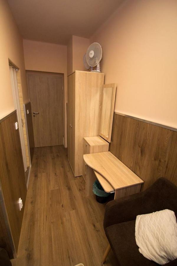 Bed and Breakfast M7 Galeria Panzio Летенє Екстер'єр фото