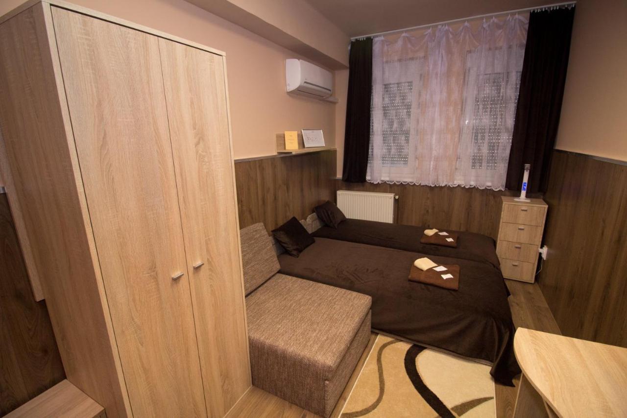 Bed and Breakfast M7 Galeria Panzio Летенє Екстер'єр фото