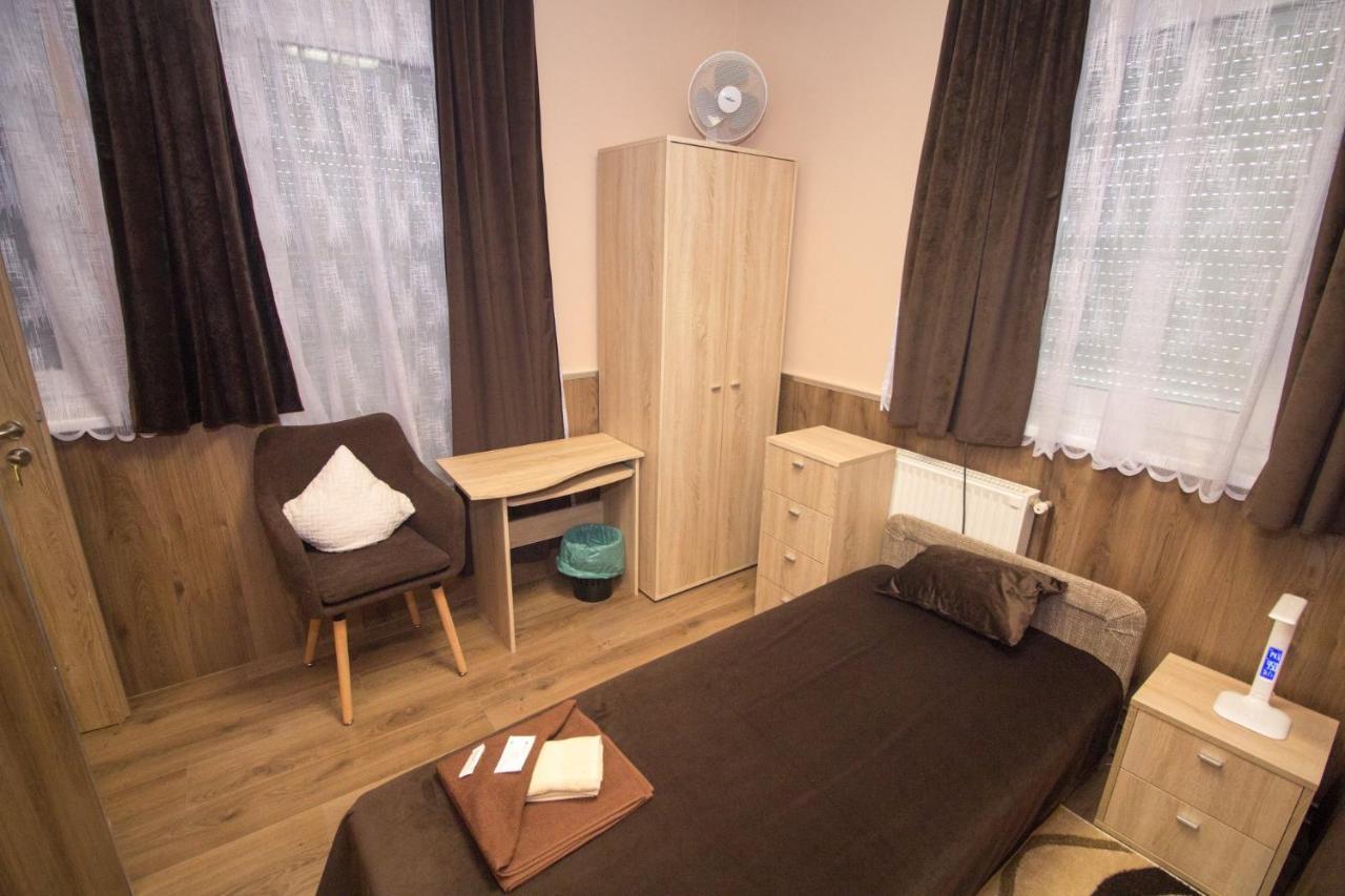 Bed and Breakfast M7 Galeria Panzio Летенє Екстер'єр фото