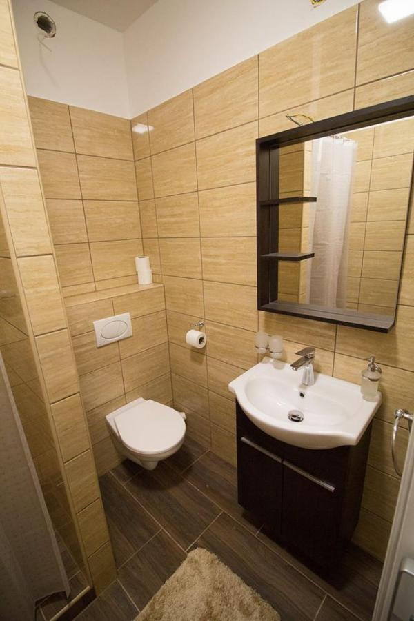 Bed and Breakfast M7 Galeria Panzio Летенє Екстер'єр фото